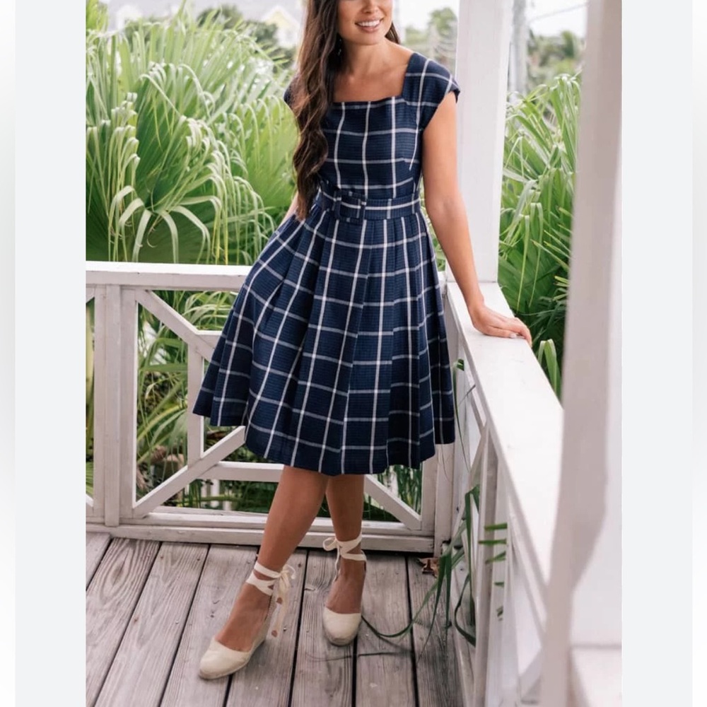 Gal Meets Glam Navy Plaid Dress size 4